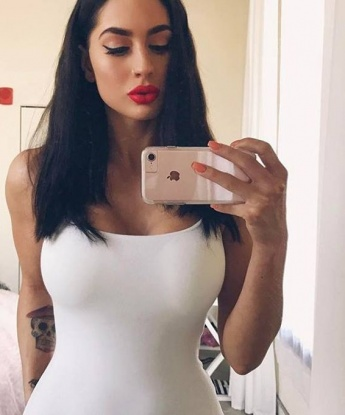 Искусная мастерица желаний приглашает в гости и готова исполнить все, о чем ты мечтаешь. Не стесняйся, расскажи мне свои желания, и я помогу им сбыться. Обещаю, не пожалеешь! 5524, 28 лет