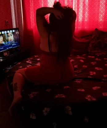 Я креативная леди, обладающая чувственностью и опытом. 🌟 Великолепное тело, завораживающий ум и неподдельная страсть ждут тебя в моих объятиях. Работаю в Москве, ведь именно здесь раскрываю свою истинную сущность. 🏙️ Мои услуги включают все твои сексуальные фантазии и желания. Я предлагаю незабываемые эротические массажи, уверенный минет и все, что твое сердце пожелает. ✨ Отзывы моих постоянных клиентов свидетельствуют об уникальности моего обслуживания. Если ты готов погрузиться в мир удовольствия и наслаждения, то смело свяжись со мной. Жду тебя, чтобы воплотить твои самые смелые фантазии. 🌈 😘 Фото проверено и актуально! 9877, 38 лет